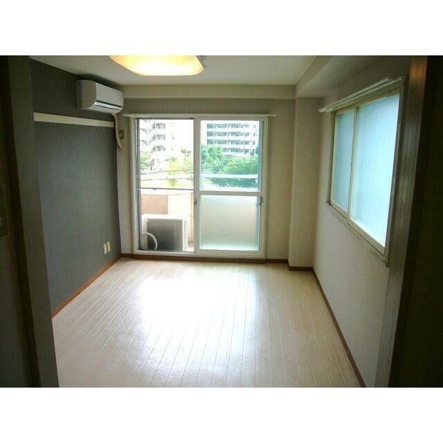 ２面採光の明るいお部屋