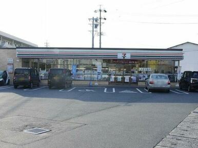セブン－イレブン 津市一身田中野店