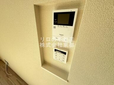 訪問者が一目で分かるＴＶモニタ付インターホンです！