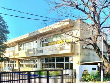 新川小学校