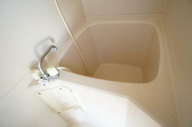 清潔感のある浴室で、１日の疲れを癒しリラックスできます。