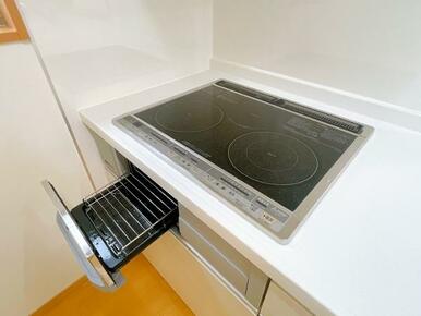 キッチン　IHクッキングヒーター