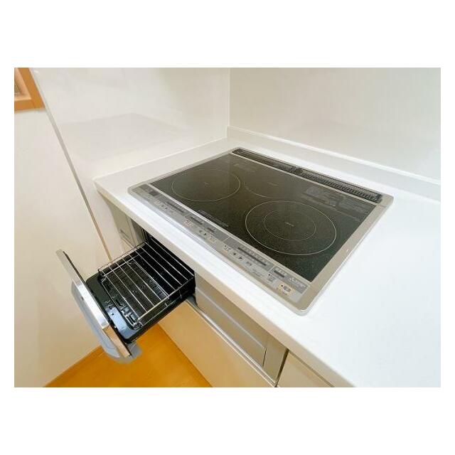 キッチン　IHクッキングヒーター