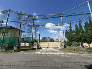 岩倉中学校