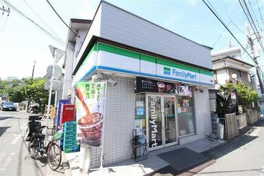 ファミリーマート白幡店