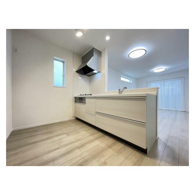 リビングの様子を見ながら家事ができるので小さなお子さまがいるご家庭も安心です＾＾