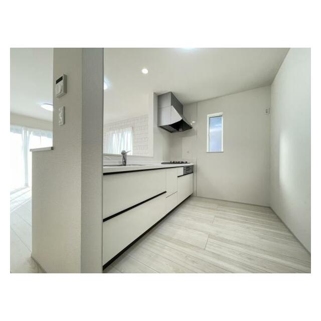 リビングの様子を見ながら家事ができるので小さなお子さまがいるご家庭も安心です＾＾