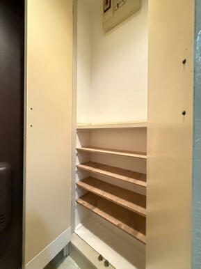 シューズボックス