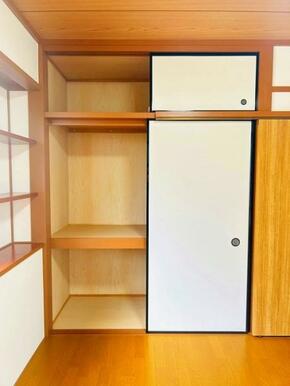 「1階西側洋室」収納スペースがございます。