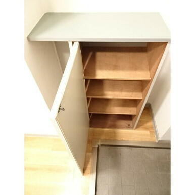 シューズボックス