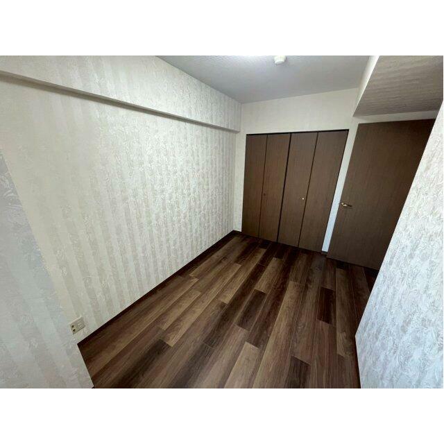 洋室６帖、照明残地