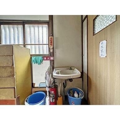 洗面も共用部が利用できます