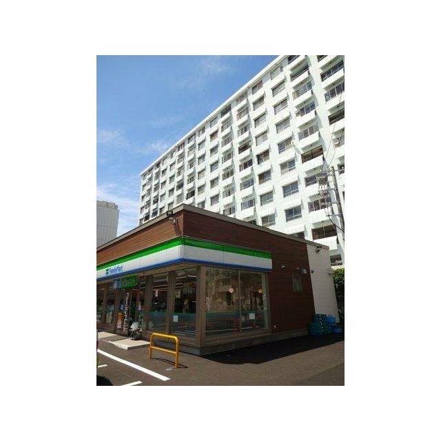 ファミリーマート　徒歩２分
