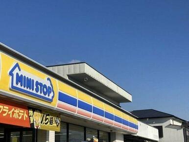 ミニストップ　小郡二森店