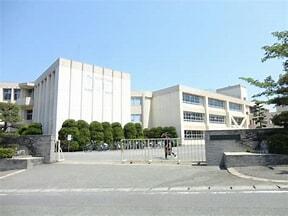 岡垣町立岡垣中学校