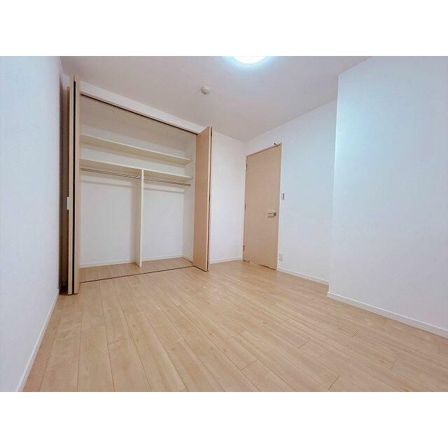「北東側洋室」約６帖のお部屋です。