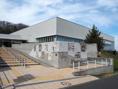 稲城市立中央図書館