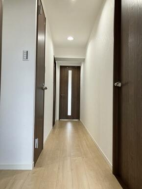 「廊下」全部屋フローリング張替しました。