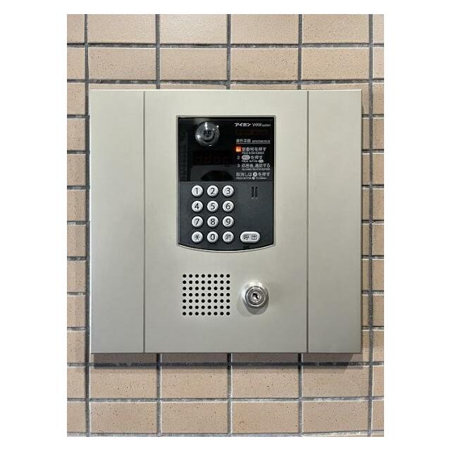 「共用部」オートロック付きの物件です。