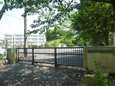 横浜市立奈良中学校