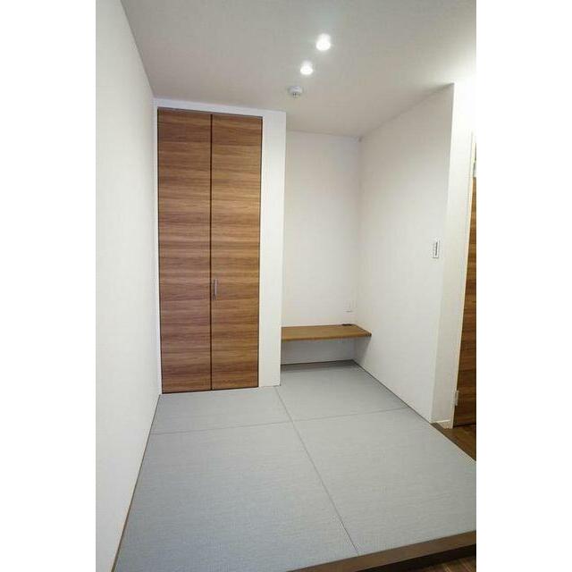 リビングには小上がりスペースがあります。