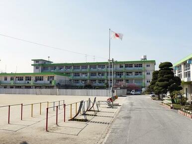 上津役小学校