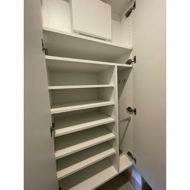 シューズボックス