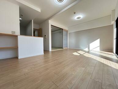 「LDK」照明器具も一新しており、真新しいお部屋で新生活をスタートさせていただけます