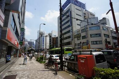 地下街から地上に出てすぐ