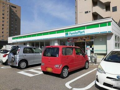 ファミリーマート金沢橋場町店