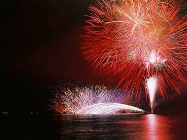 毎年夏恒例の茅ヶ崎花火大会が真正面に見られます！