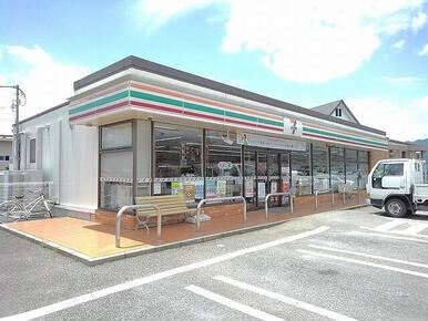 セブンイレブン山梨北中学校前店