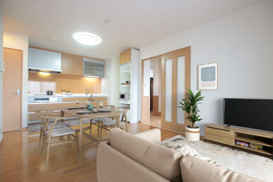 家具や調度品の画像はCGとなります。