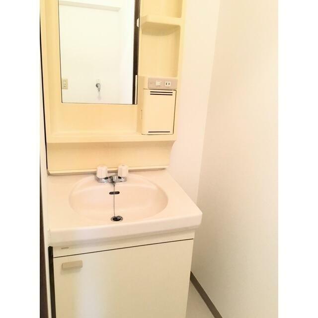 写真は他の部屋です。現況優先とさせて頂きます。