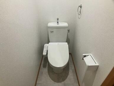 「トイレ」新品交換済みです。