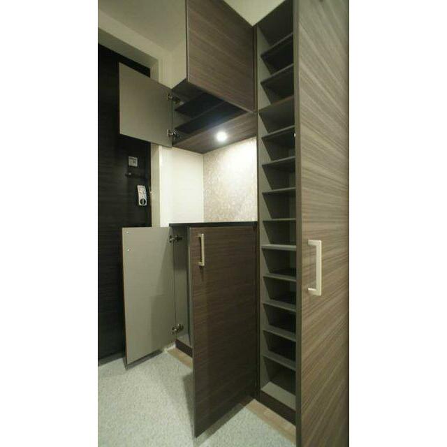 玄関はシューズボックスがございます