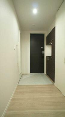 玄関に手摺がございます