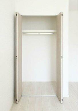 全居室収納付き！たっぷり収納できます♪大切なお洋服もスッキリ収納できます。