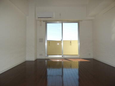 ★落ち付いた感じの室内です★