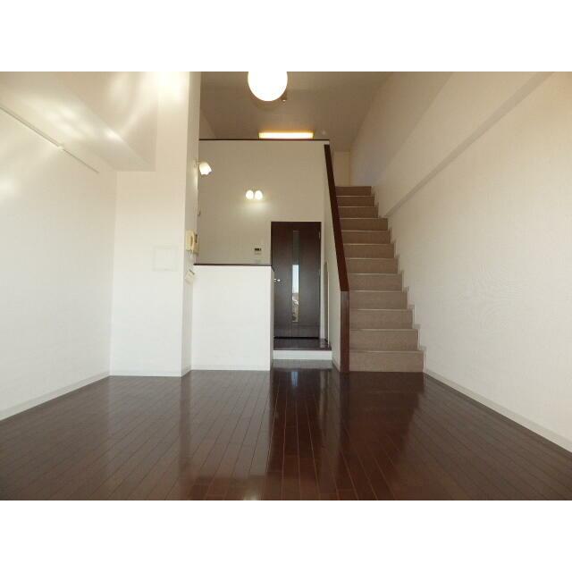 ★階段を上るとロフトです★