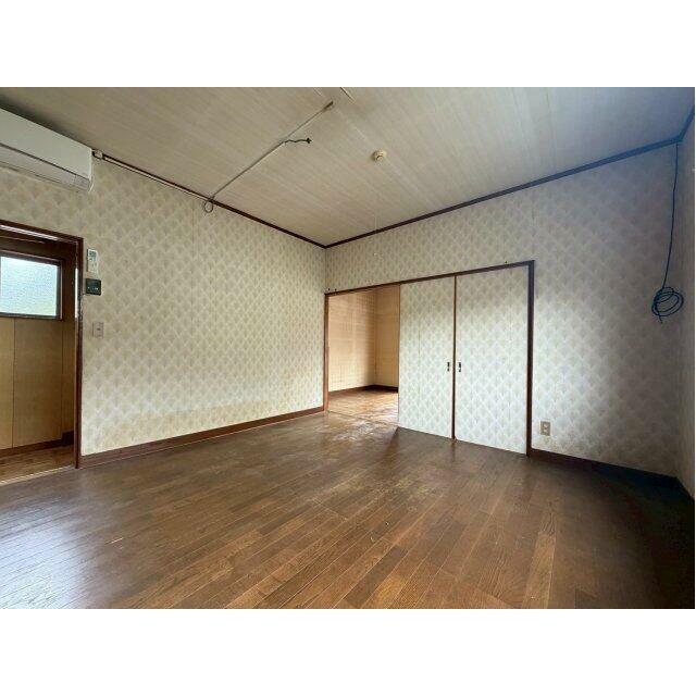 広々とした洋室です