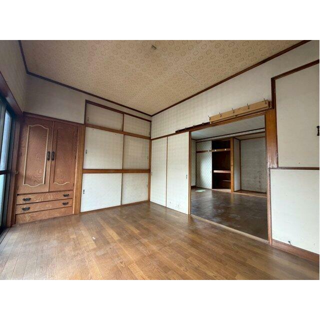 個人の部屋や寝室として使える洋室です