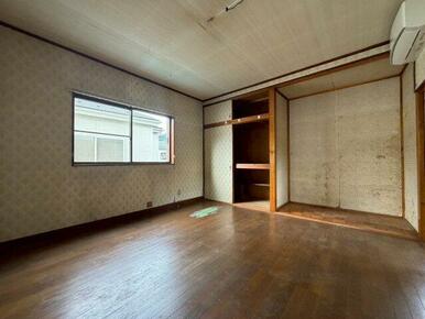 明るい洋室です