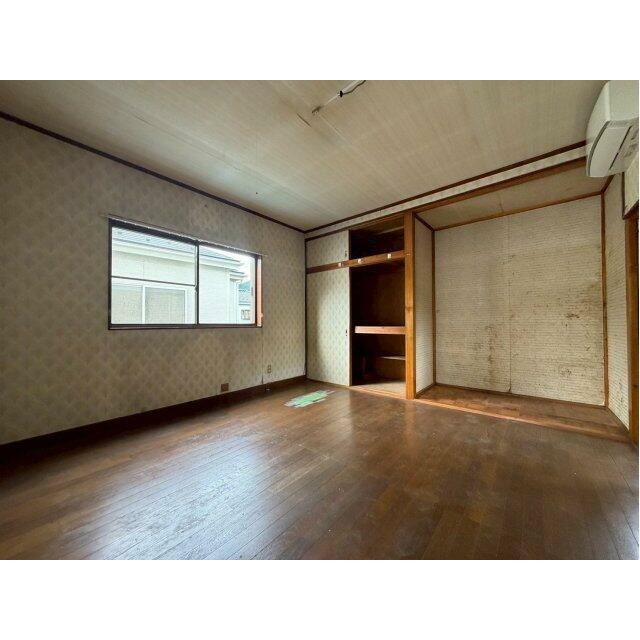 明るい洋室です