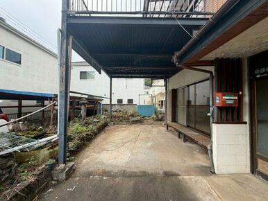 バルコニー下のスペースです