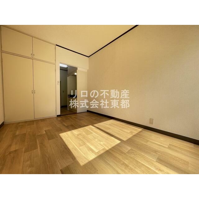 窓から暖かな日差しが入ります♪