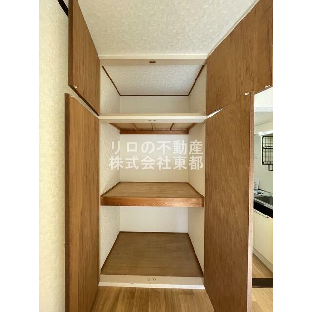 奥行のある収納付です！増えがちな荷物をもスッキリ収納できます☆