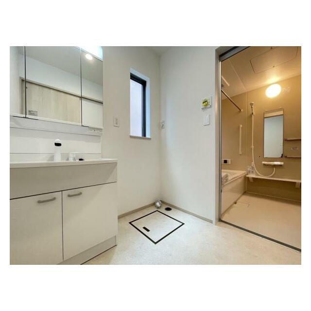 朝の準備・毎日の洗濯・帰宅後のお風呂と大活躍の洗面スペース＾＾