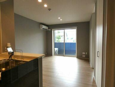 リビング窓際にエアコン付きです！