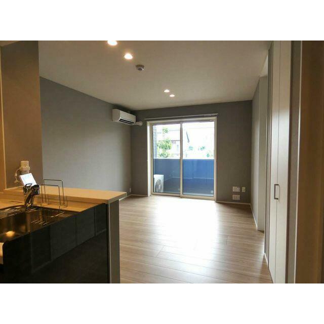 リビング窓際にエアコン付きです！